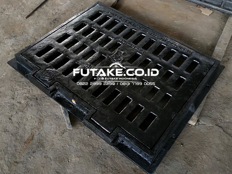 Tutup Selokan dari Besi Cor