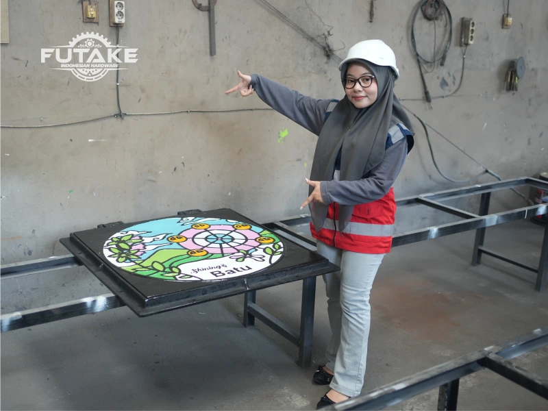 ini rekomendasi model manhole cover custom dari Futakedrain