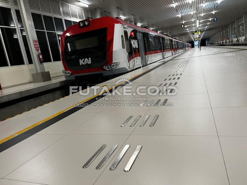 Aplikasi Pmeasangan Guiding Block dari Bahan Stainless
