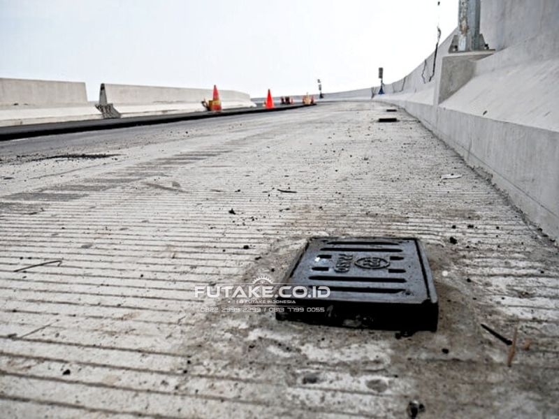 Deck Drain Bahan Besi Cor dan Pemasangannya