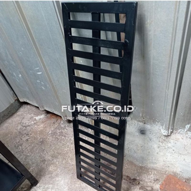 Tutup Selokan Besi Siku Terbaik