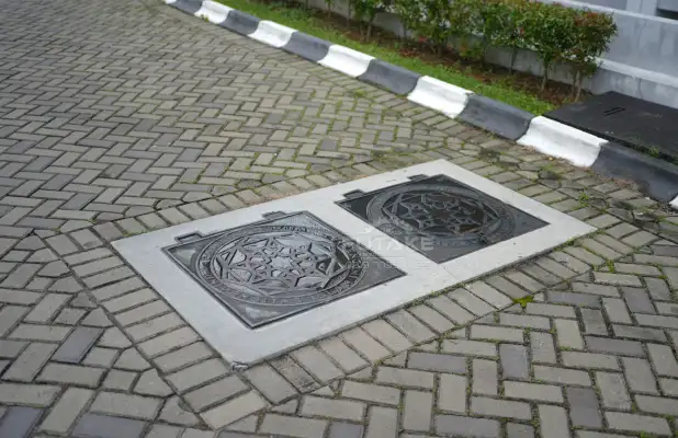 manhole cover bahan besi cor